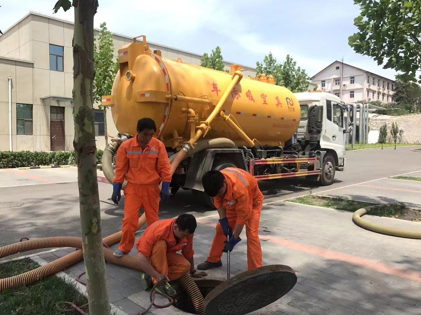 南县化粪池清理与5-8吨吸粪车施工效率分析